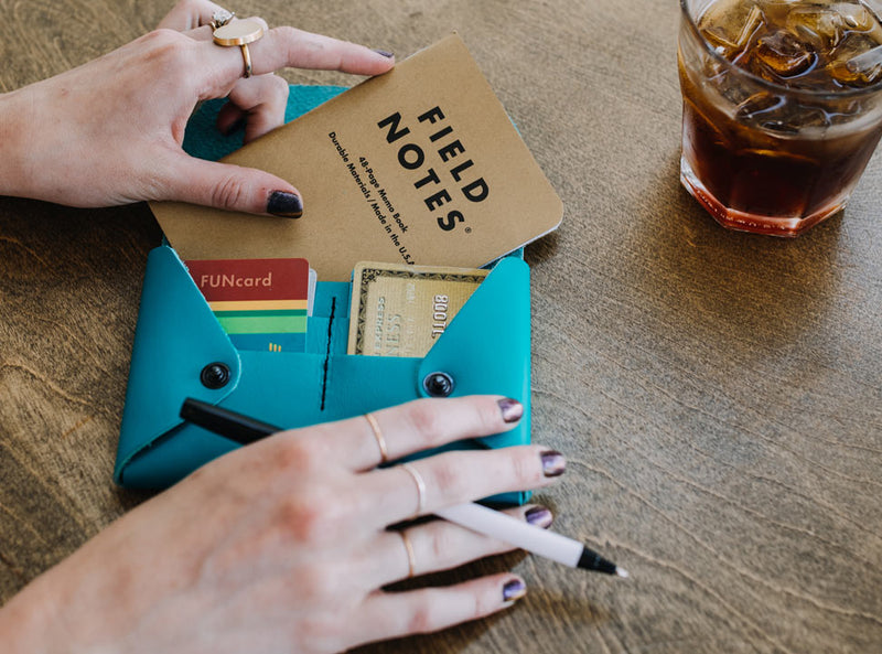 Clay - Midi Travel Wallet